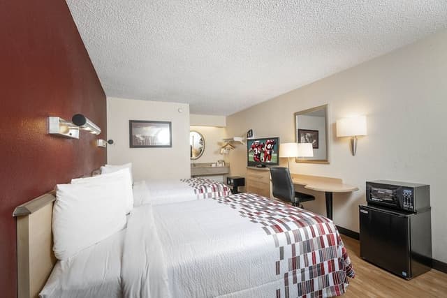 Deluxe Room, 2 Double Beds (Smoke Free)