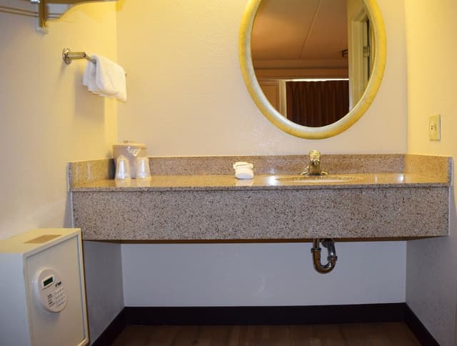 Superior Room, 1 King Bed, Accessible (Smoke Free)