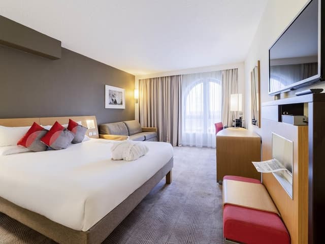 Executive Room, 1 Queen Bed with Sofa bed