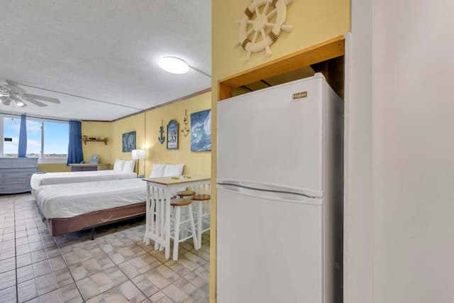 Studio, 2 Queen Beds (Top of the Gulf 822)