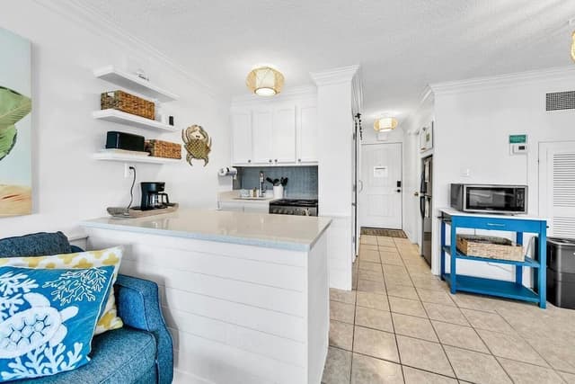 Studio, 1 Queen Bed (Top of the Gulf 808- Gulf Coast Getaw)