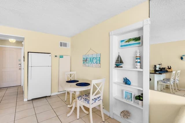 Studio, 1 King Bed (Top of the Gulf 825)