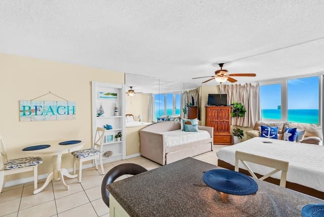 Studio, 1 King Bed (Top of the Gulf 825)