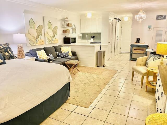 Studio, 1 Queen Bed (Top of the Gulf 808- Gulf Coast Getaw)