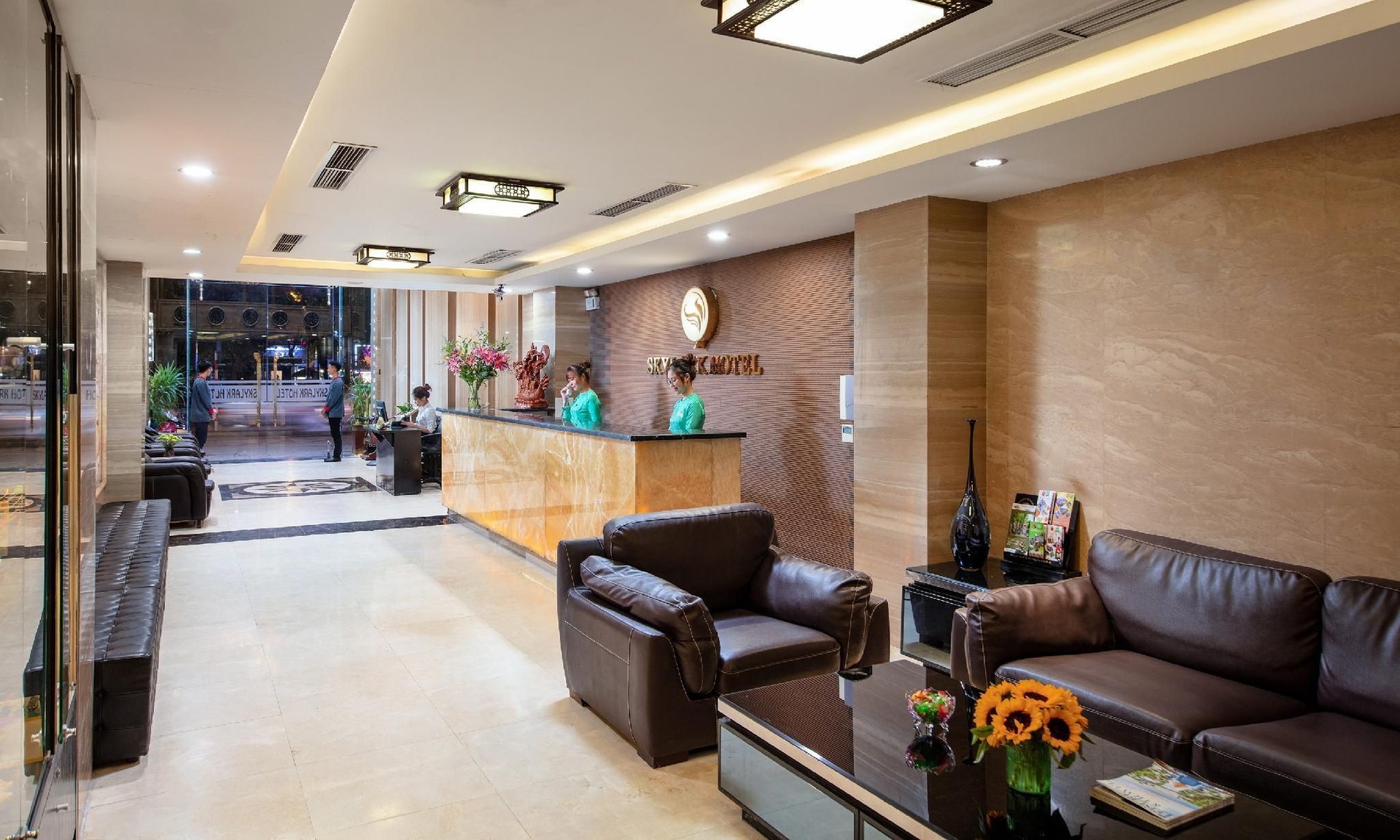 Skylark Hotel0