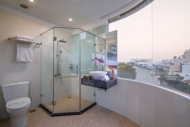 Royal Panorama Suite City View