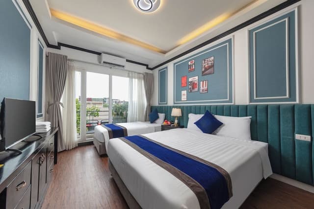 City Triple Room