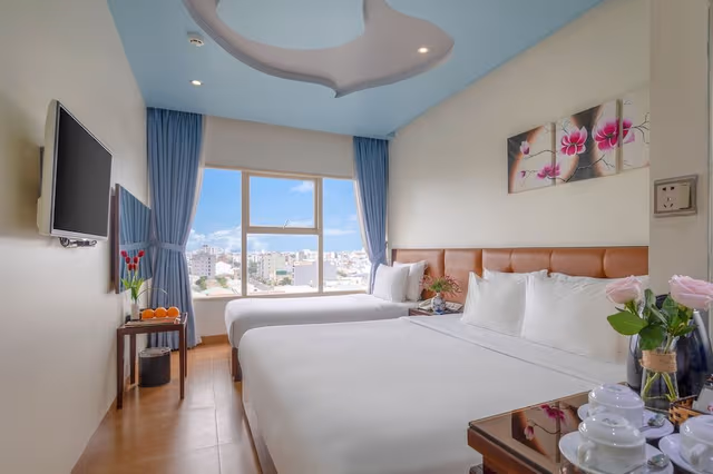 Family room with City view