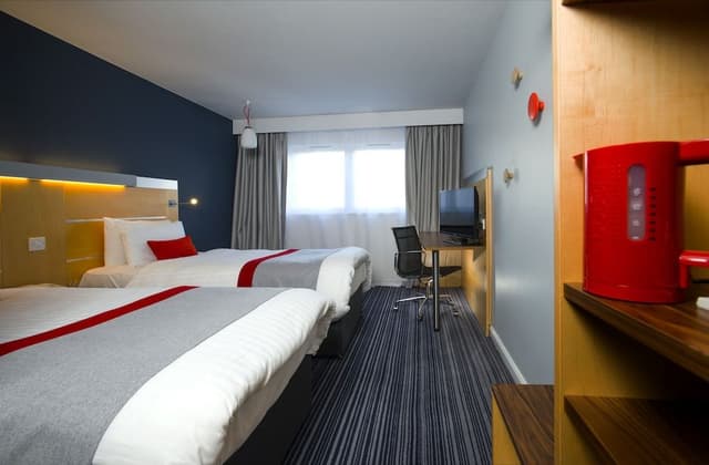 Standard Room, 2 Twin Beds (with Free Hot Breakfast)
