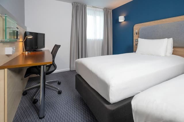 Standard Room, 2 Twin Beds (Free Hot Breakfast)