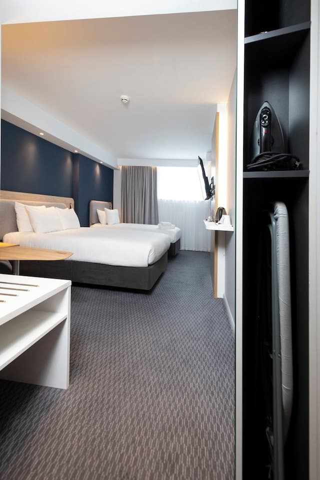 Standard Room, Multiple Beds (Free Hot Breakfast)