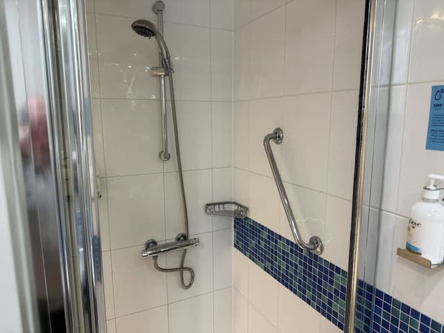 Standard Room, 2 Twin Beds (Free Hot Breakfast)
