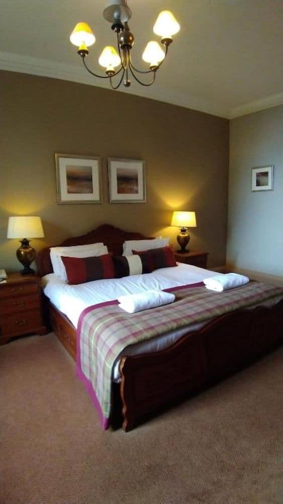 Double Room, 1 Double Bed (Loch View)