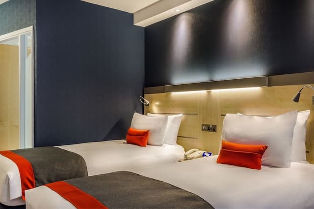 Standard Room, 2 Twin Beds, Accessible (with Free Hot Breakfast)