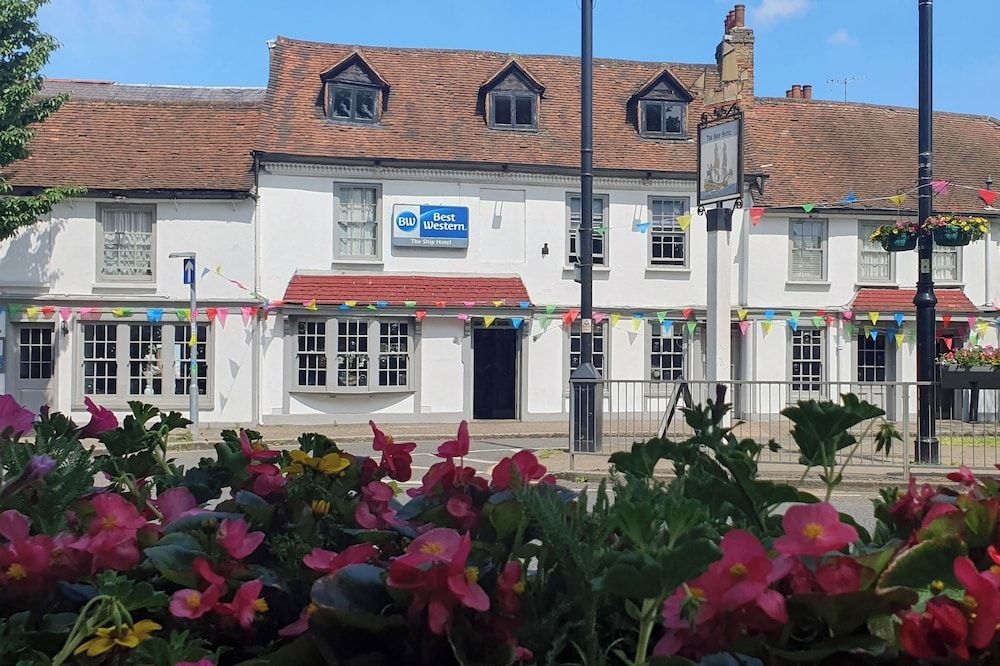 Best Western The Ship Hotel4