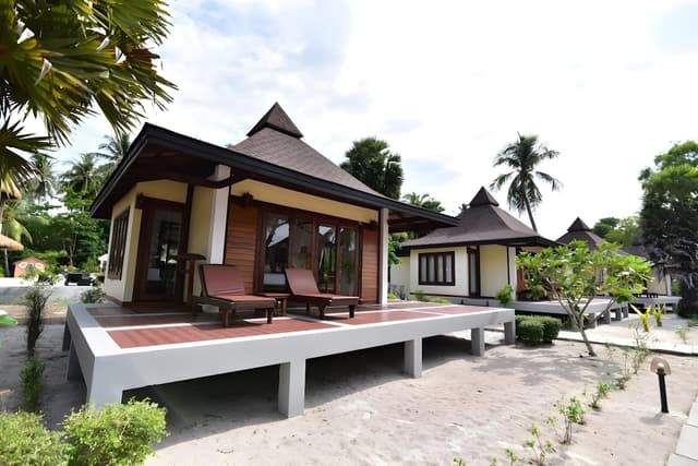 Deluxe Beachfront Family Villa