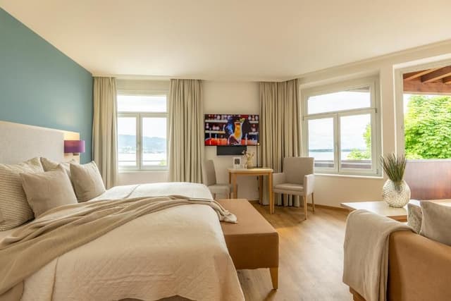 Superior Double Room with Lake View and Balcony