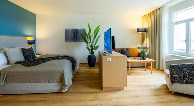 Junior Suite with Lake View