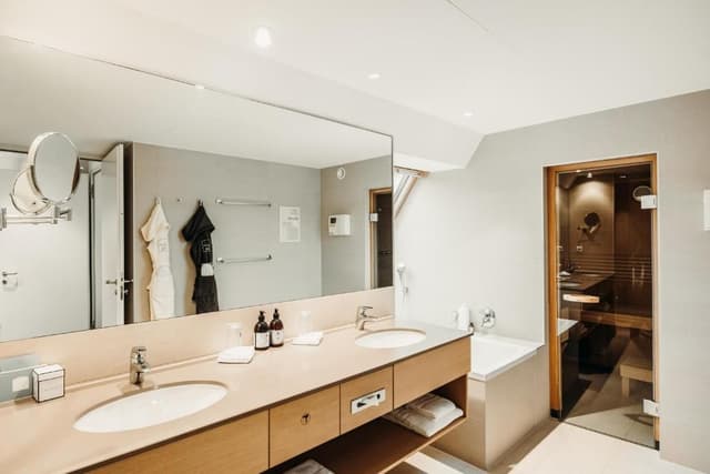 Suite with Sauna