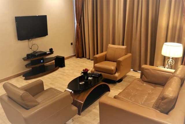 One-Bedroom Crystal Suite