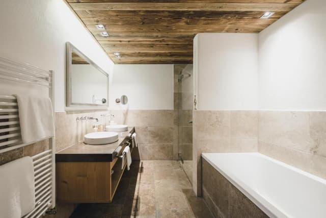Deluxe Suite with Fireplace 105