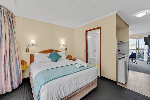 Queen Private Balcony Suite (Ground Floor)