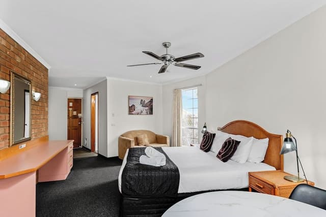 Deluxe Family Suite