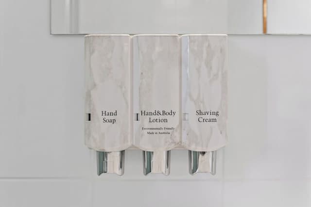 Deluxe Queen Spa Suite