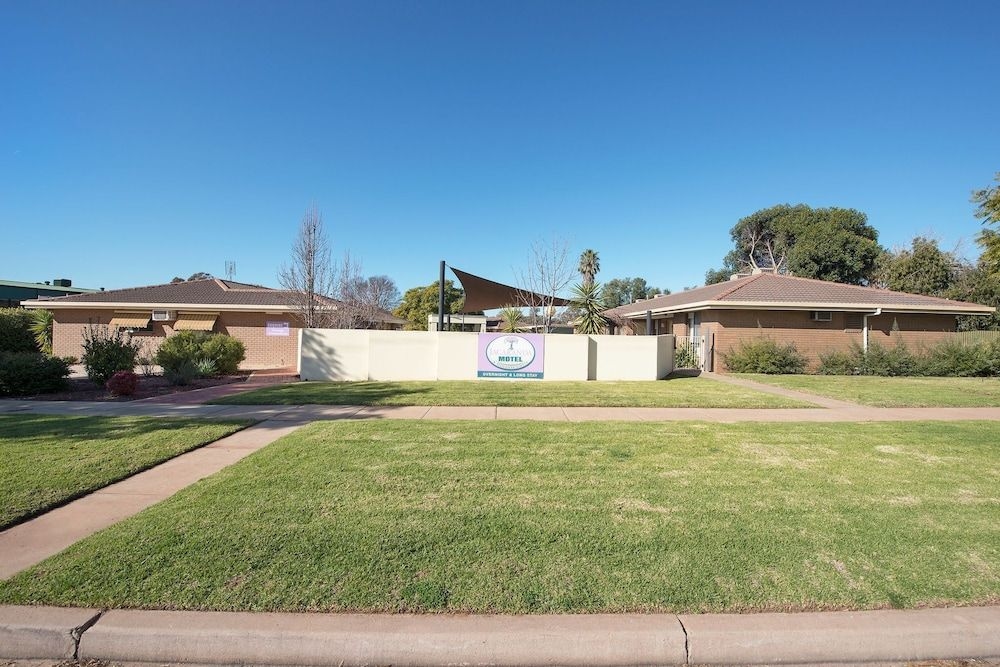 Jacaranda Motel & Holiday Units3
