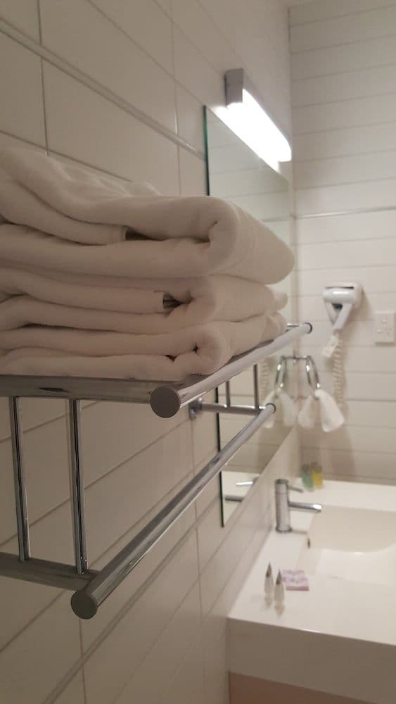 Deluxe Studio, Jetted Tub