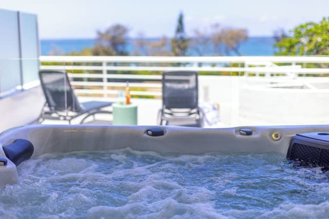 Two Bedroom Apartment with Spa Bath