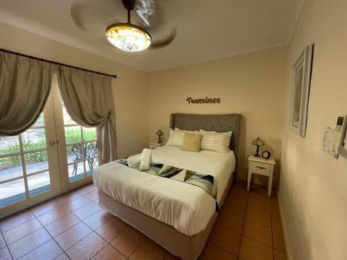 Deluxe Queen Suite