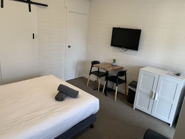 Budget Queen Room