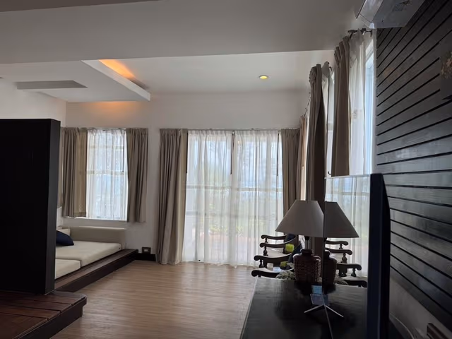Villa, Beachside