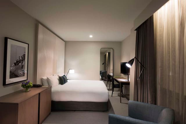 QUEEN GUEST ROOM - INTERIOR