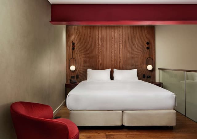 KING LOFT ROOM