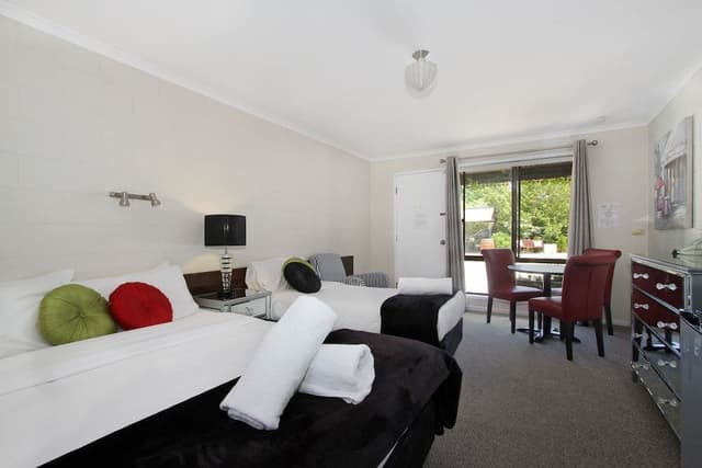 Twin Room with Breakfast