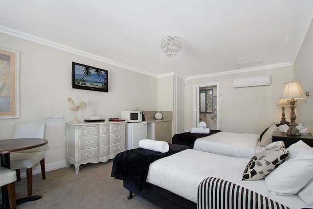 Twin Room with Breakfast