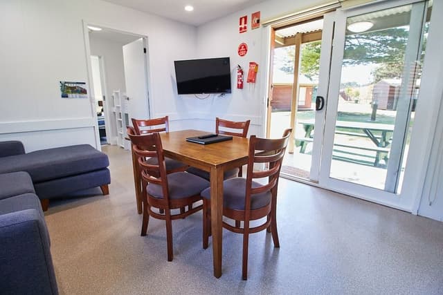 One Bedroom Cedar Cottage