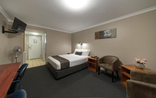 Standard Queen Room