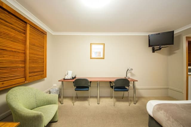 Standard Queen Room