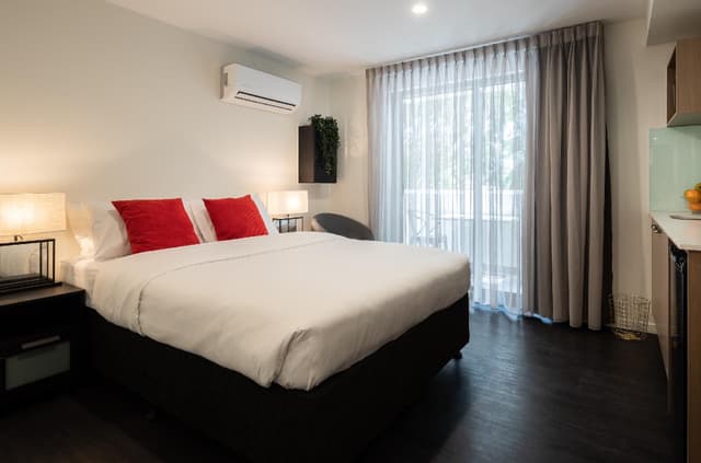 Deluxe Queen Studio with Kitchenette and Balcony