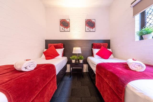 Budget Twin Room with Shared Bathroom