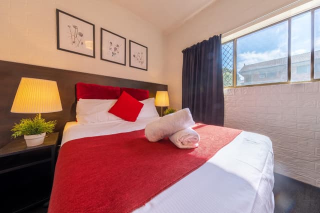 Budget Double Room with Shared Bathroom