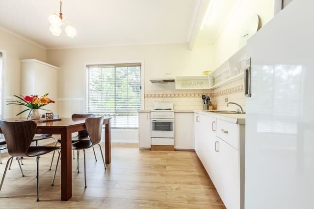 Elite Cottage, 2 Bedrooms, Fireplace, Garden View