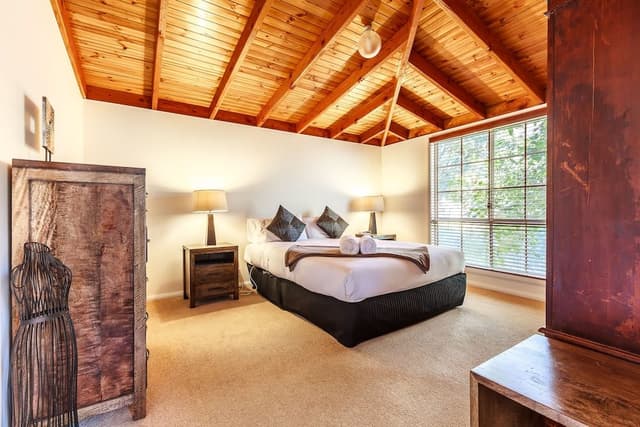 Superior Cottage, 2 Bedrooms, Fireplace, Garden View