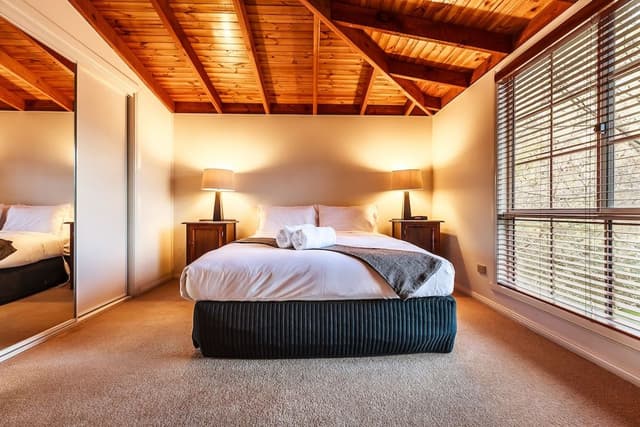 Luxury Cottage, 2 Bedrooms, Jetted Tub, Garden View