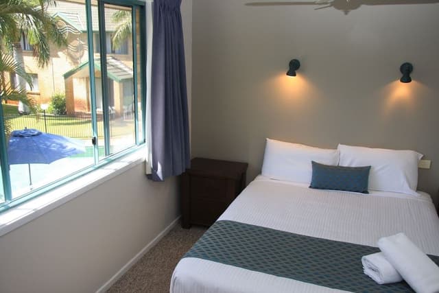 Townhouse Two Bedrooms - One Queen & Two Single Beds