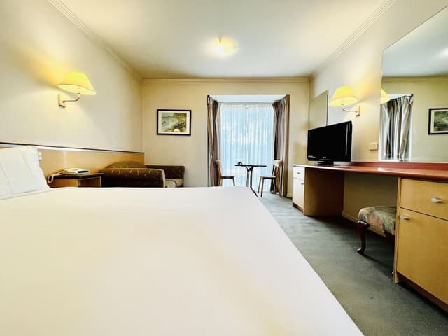 Queen Room