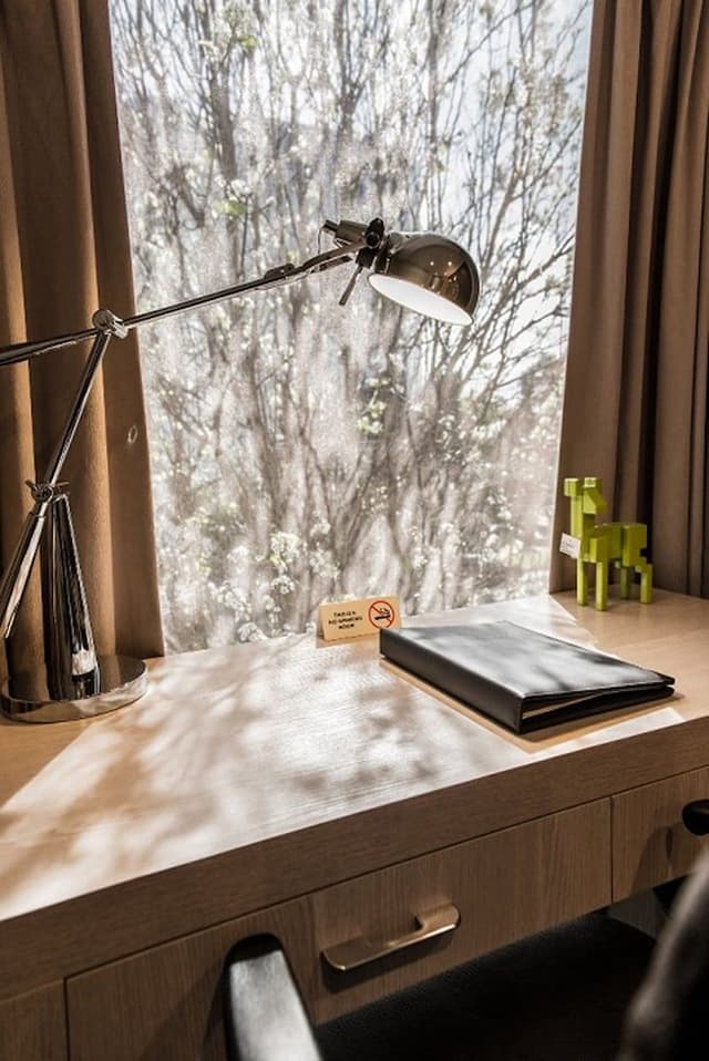 Premium Queen Suite